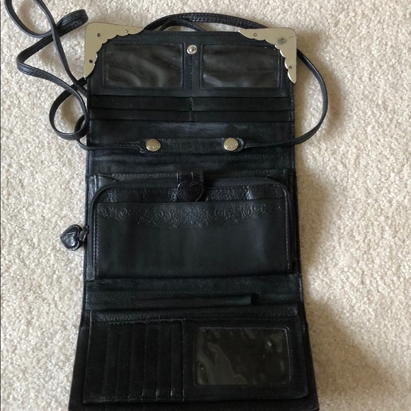 Crossbody wallet purse with silver corners. - Picture 2 of 4